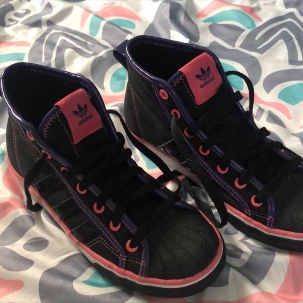 Women’s Adidas Sneakers